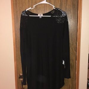 Size XL black lace shoulder tunic